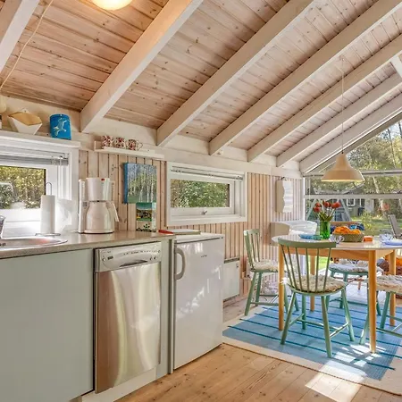 Snari - 400m From The Sea By Interhome *